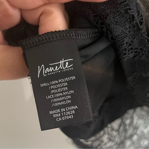 Nanette Nanette Lepore velvet halter top with lace trim size M - Picture 8 of 8